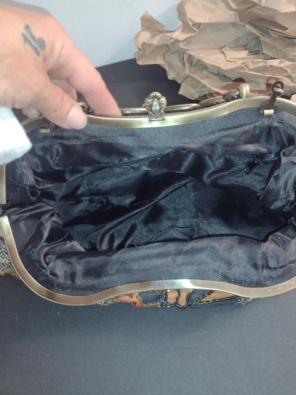 Vintage Floral Beaded Evening Clutch - Black & Tan - Picture 8 of 8